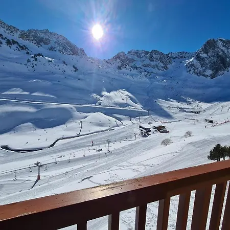 Superbe Vue Panoramique Pied Des Pistes *