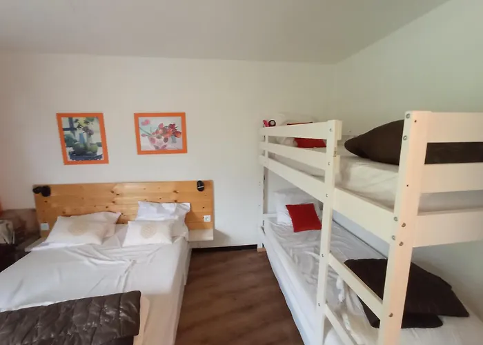 Superbe Vue Panoramique Pied Des Pistes *